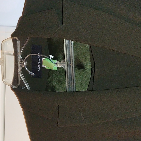 Jones New York Women's 2 Piece Suit - Tailored Jacket and Pants - Picture 3 of 9